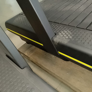 Купить Беговая дорожка Technogym Skillrun в Москве
