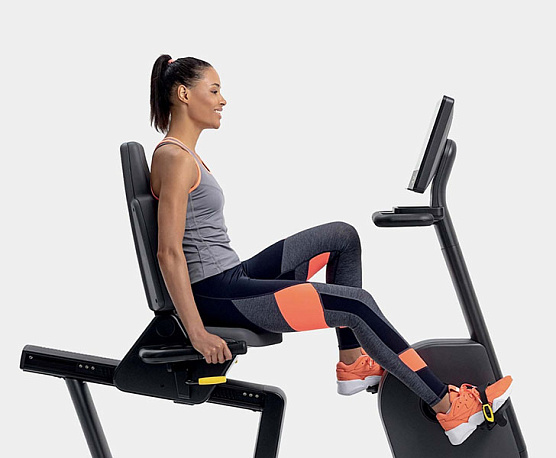 Велотренажер горизонтальный Technogym Excite Live Recline 500 Human Powered фото4