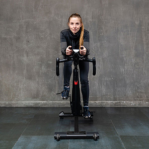Купить Горизонтальный велотренажер Life Fitness ICG IC8 с велокомпьютером в Москве