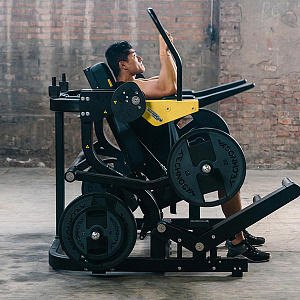Купить Нагружаемый дисками тренажер Technogym PURE STRENGTH Pullover в Москве